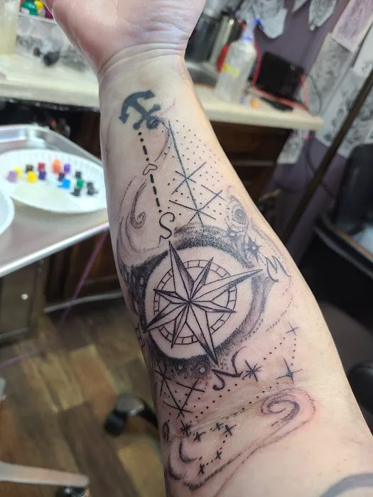Hocus Pocus Tattoo Piercing & Permanent Makeup 1