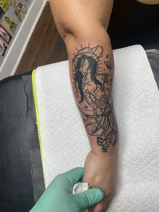 Hydravolve Studios Tattoo and Body Piercing 4