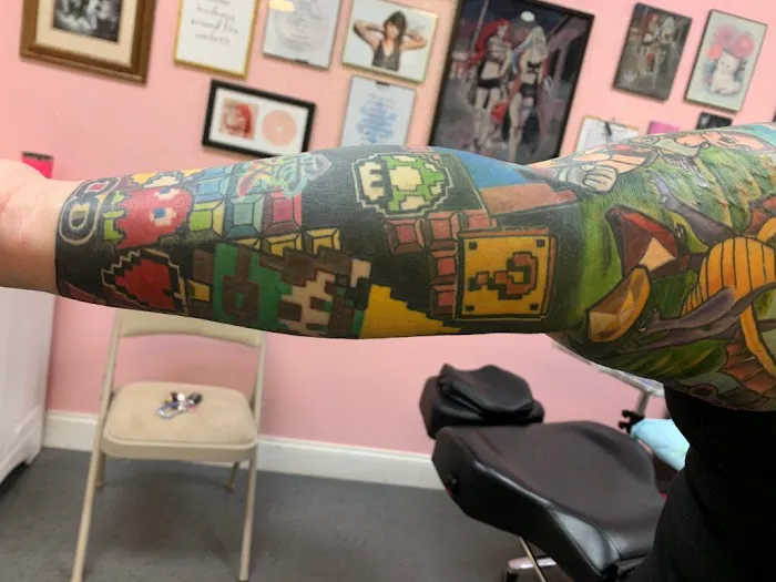 Dollhouse Tattoo Parlour 6