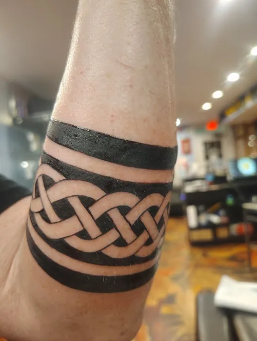Floating World Tattoos and Body Piercing 7