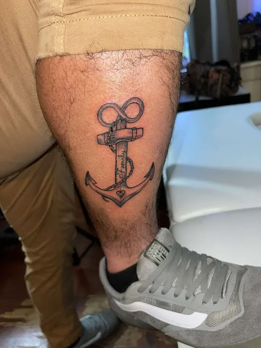 Sacred Moonlight Tattoo's & Piercings 6