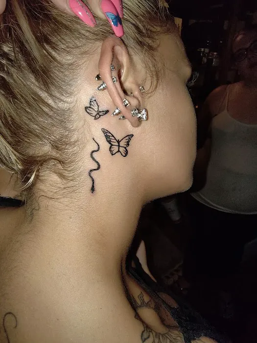 Sacred Moonlight Tattoo's & Piercings 8