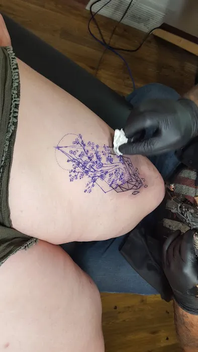 Shak 'N Ink Tattoos 0