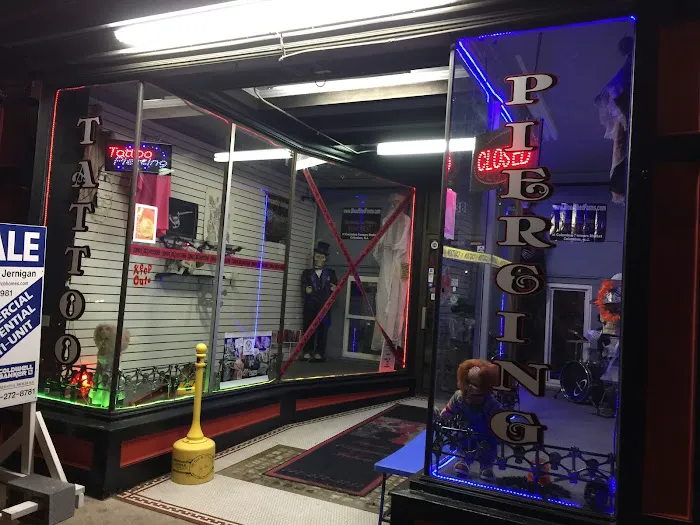 Erik Gwynn's Beneath the Skin Tattooing & Piercing 5
