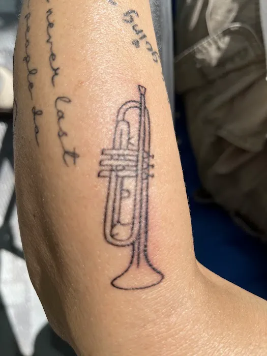 The Art Den Tattoo Studio 6