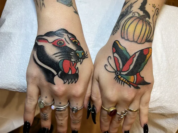 Cool Tattoo Shop 1