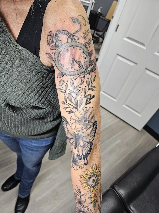 F.I.N.A.O. Ink Tattoo Company 4