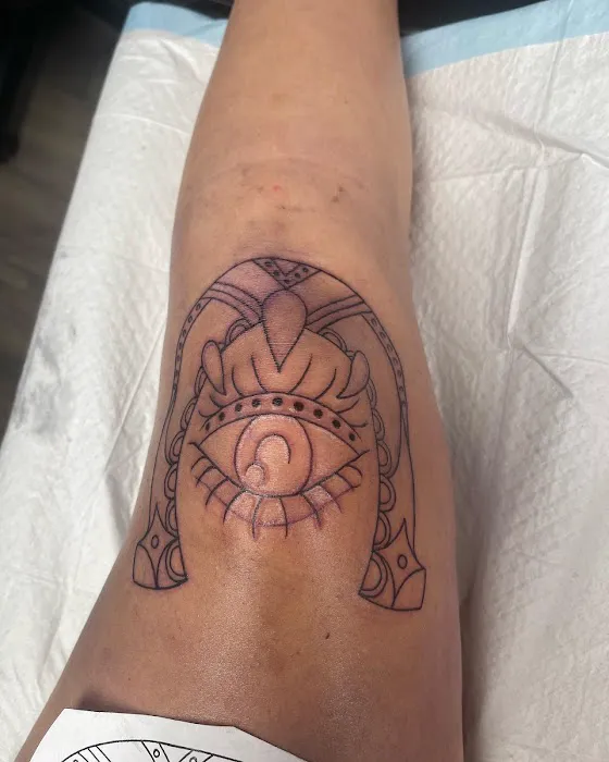Headlight Tattoo & Body Piercing 3