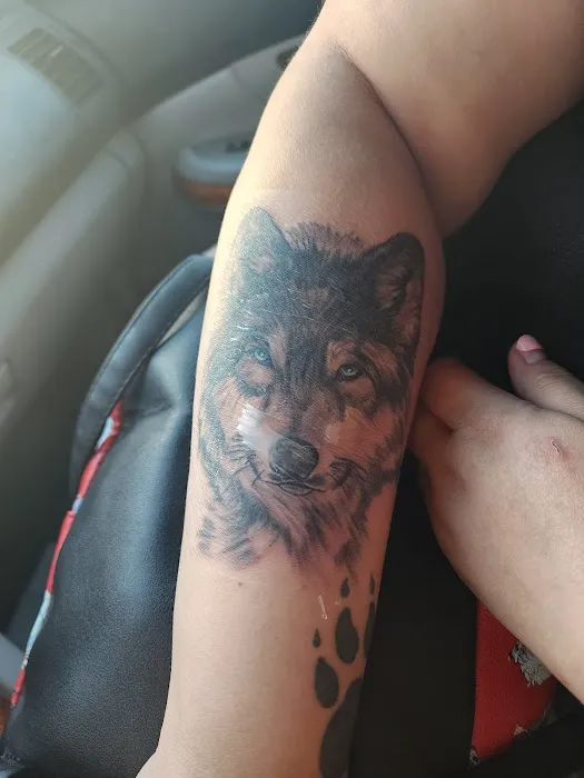 Cardinal Tattoo Studio 9