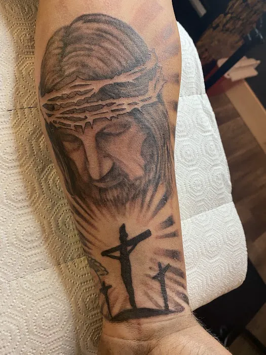 Skin Deep Tattoo LLC 8