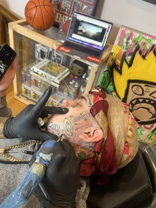 Blue Diamond Tattoo Studio 5