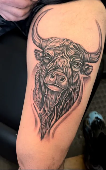 Blue Diamond Tattoo Studio 8