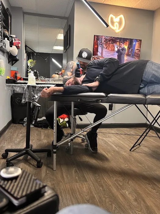 K&M TATTOO STUDIO 0