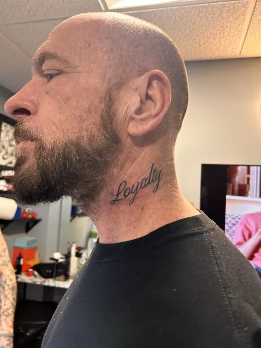 K&M TATTOO STUDIO 3