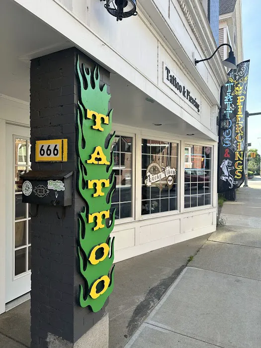 Lucky Vibes Tattoo and Body Piercing 1