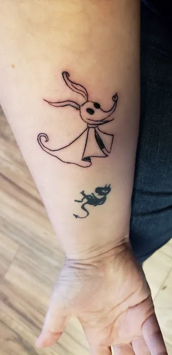 Lucky Vibes Tattoo and Body Piercing 3
