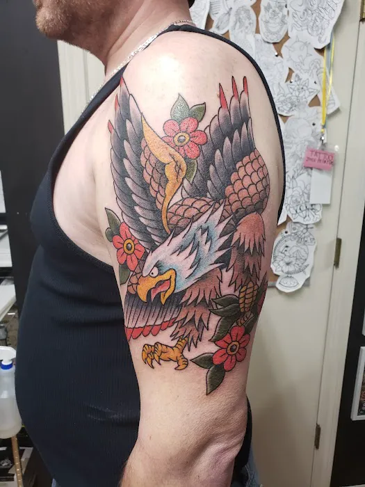 Lucky Vibes Tattoo and Body Piercing 6