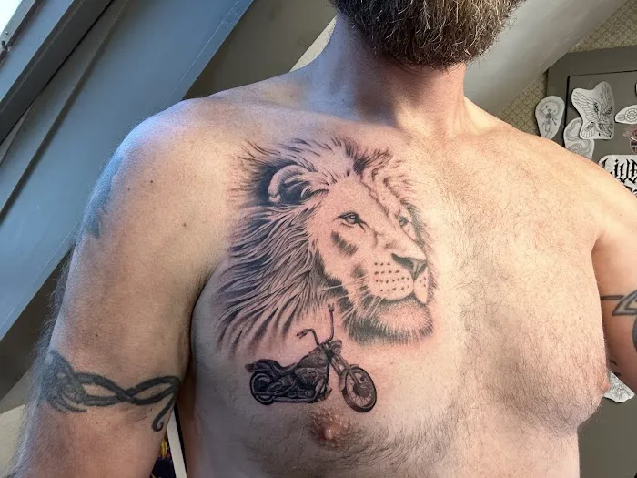 Midnight Moon Tattoo & Siren Body Piercing 3