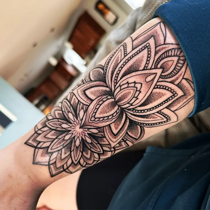 Midnight Moon Tattoo & Siren Body Piercing 6