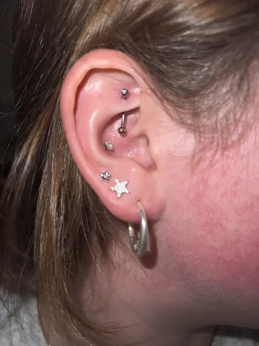 Medusa Body Piercing 9