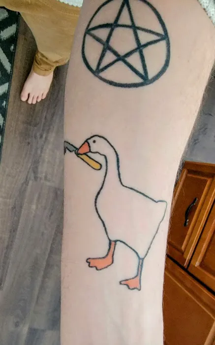Bee's Knees Tattoo 0