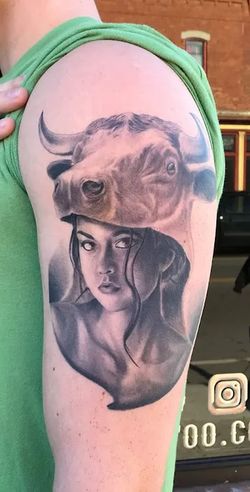 Mellow Madness Tattoo Parlor 7