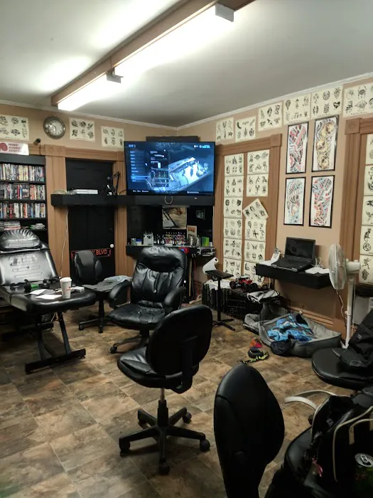 Max Ink Tattoos & Piercing 8