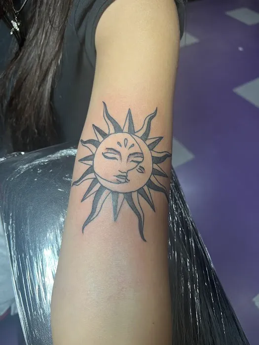 Red Rose Tattoo Parlour 5