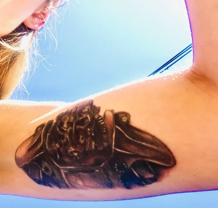 Agaru Tattoo & Body Piercing 5