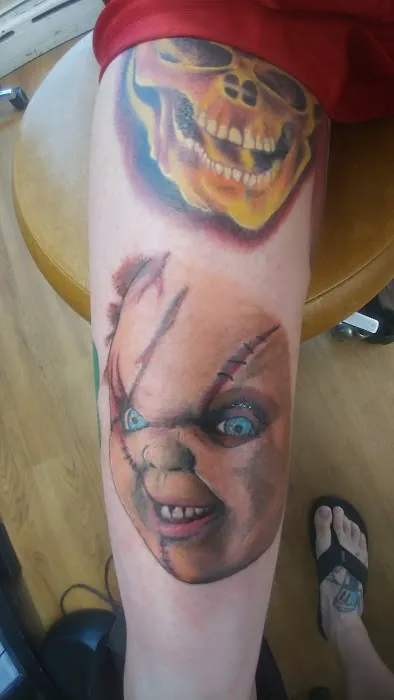 Agaru Tattoo & Body Piercing 4