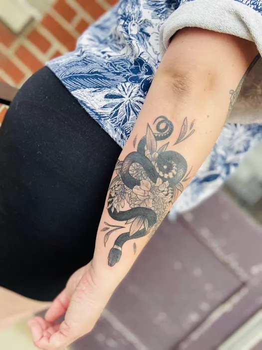 Skintonz Tattoo Studio 3