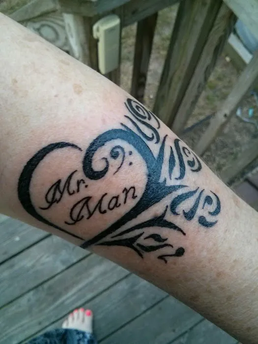 Good Vibrations Tattoo Studio 3