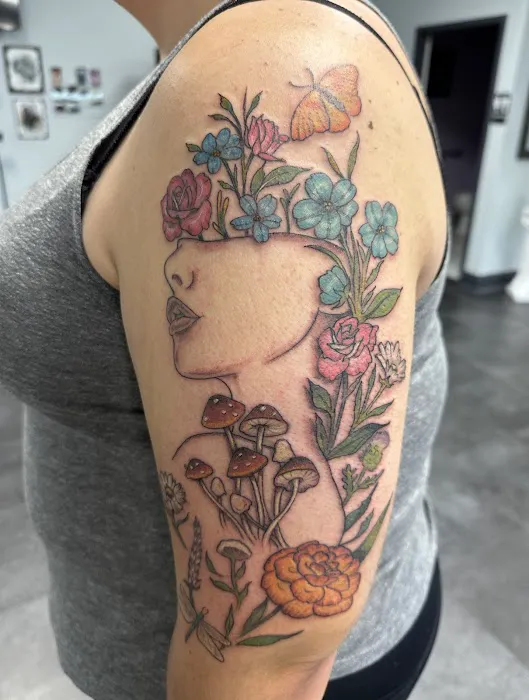 Ultima Tattoo and Piercing 4