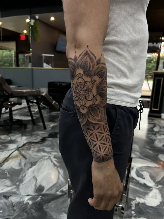 Dom Astro Tattoo Company 3