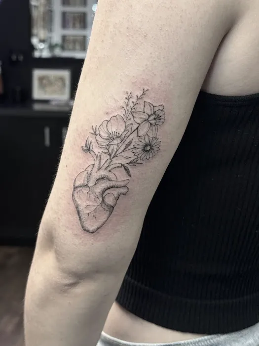Aragon Tattoo Studio 6
