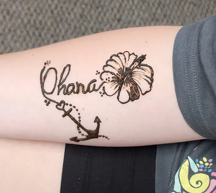 Fatima - Eyebrow Threading & Henna Tattoo (Taunton,MA) 3
