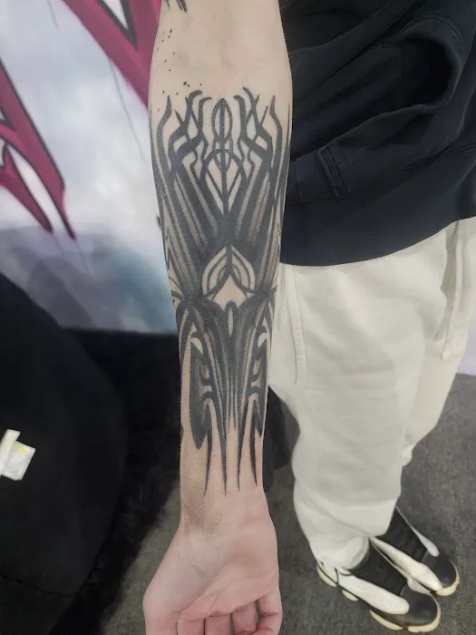 Dusk Till Dawn Tattoo, Piercing & Art Gallery 8