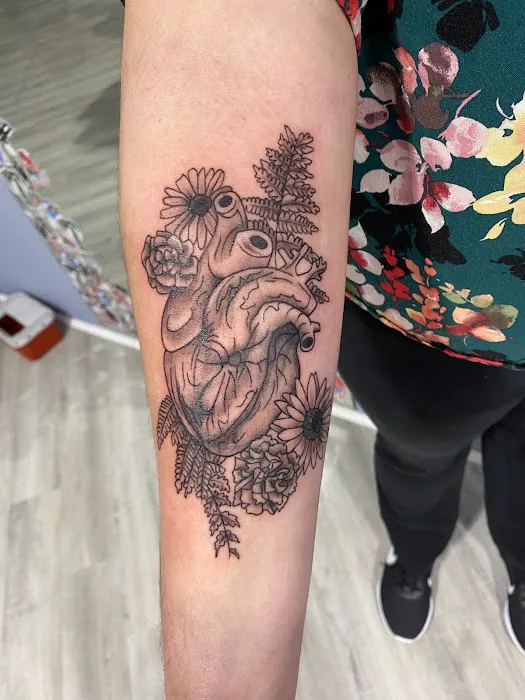 Dusk Till Dawn Tattoo, Piercing & Art Gallery 5