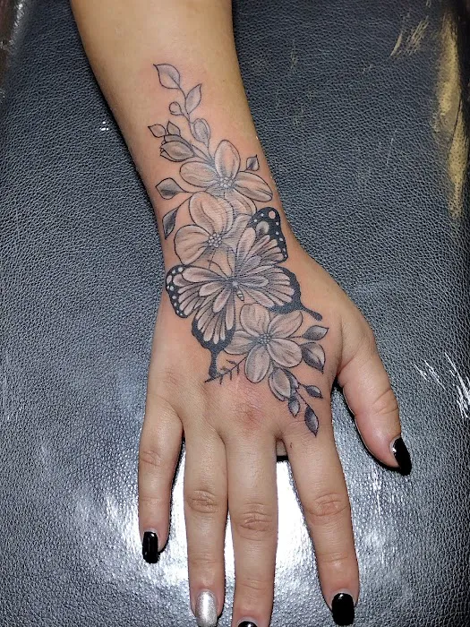 Cursed World tattoo and body piercing 2