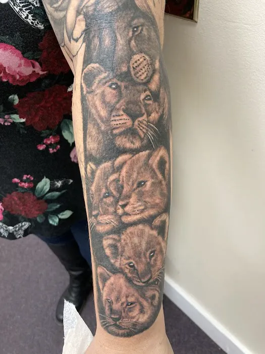 Rogue Tattoo’s 5