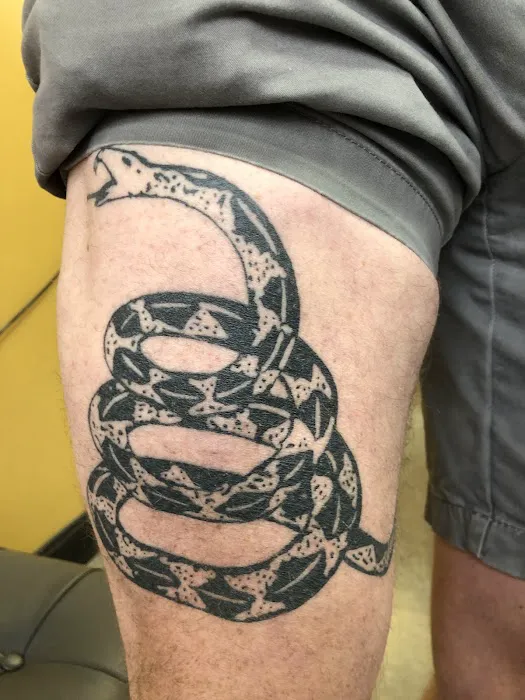 Chromatic Tattoo Studio & Body Piercing 2