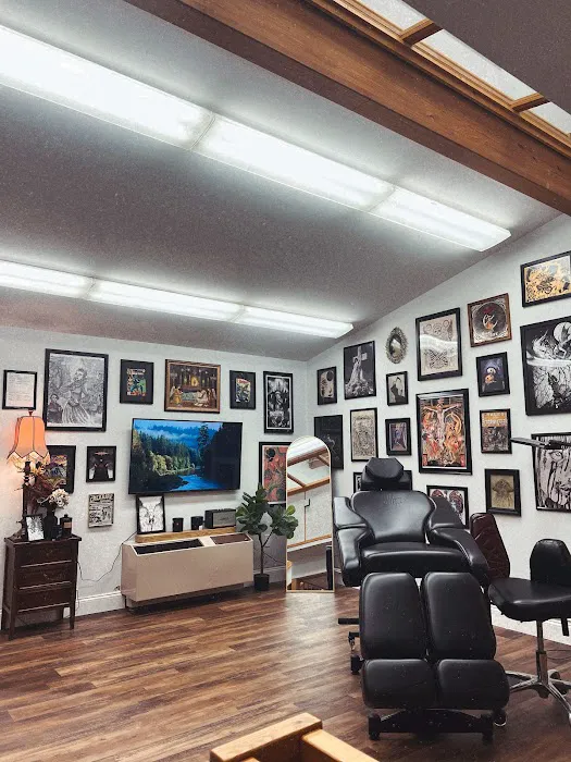 Violet Iron Tattoo Studio 2