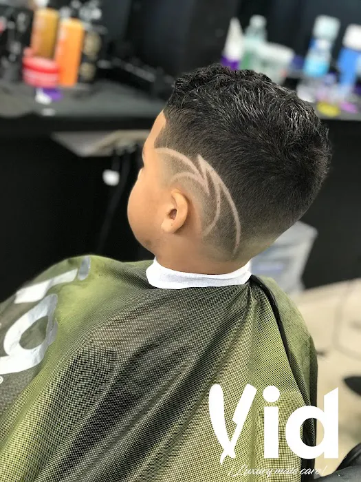 Mirror Cuts Barbershop & Tattoo Shop 3