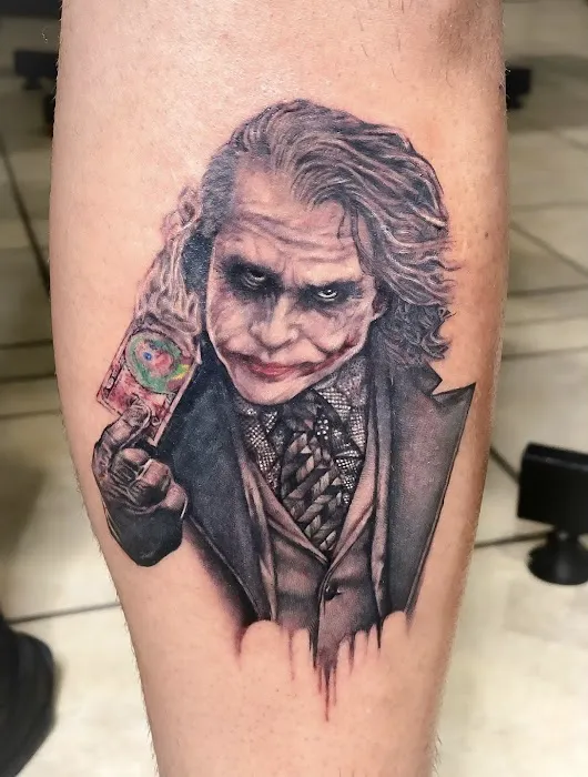 Mirror Cuts Barbershop & Tattoo Shop 5