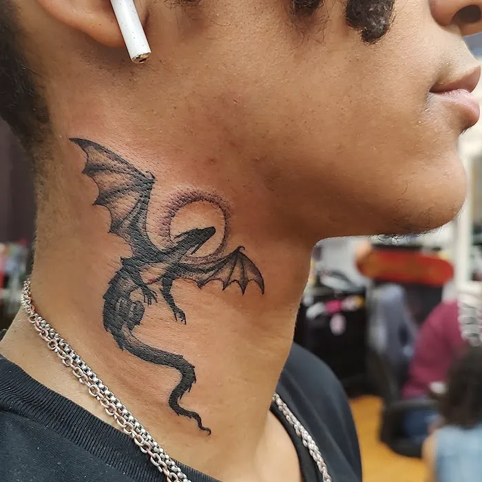 Grave Light Tattoo and Art Studio 3