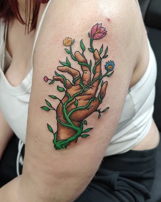 Grave Light Tattoo and Art Studio 8