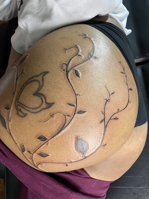IxeyINK Tattoo Shop 7