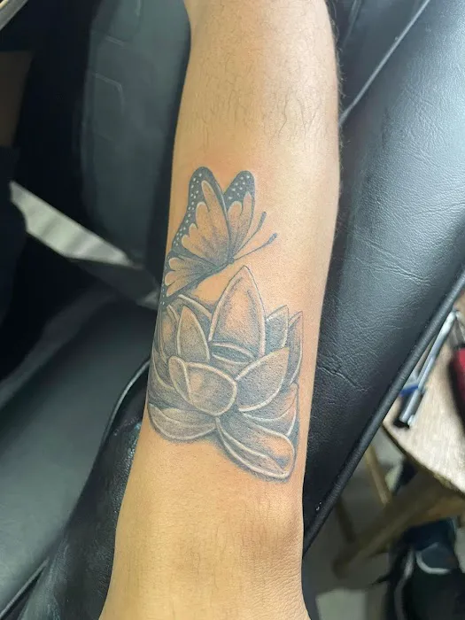 IxeyINK Tattoo Shop 6