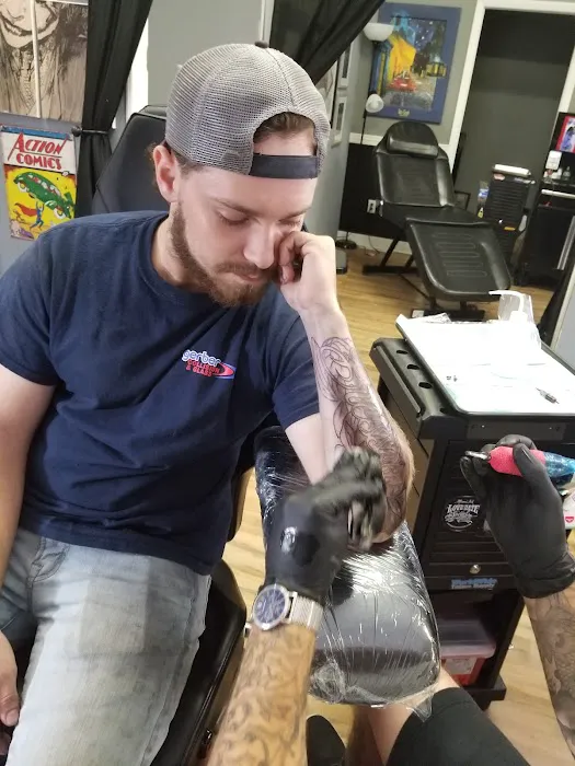 Uptown Ink Tattoo Parlor 4