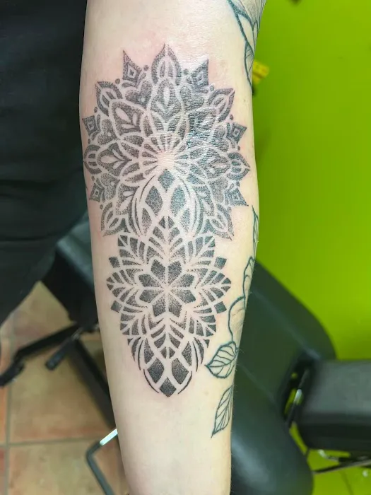 Rock & Roll Tattoo and Piercing Co. 0